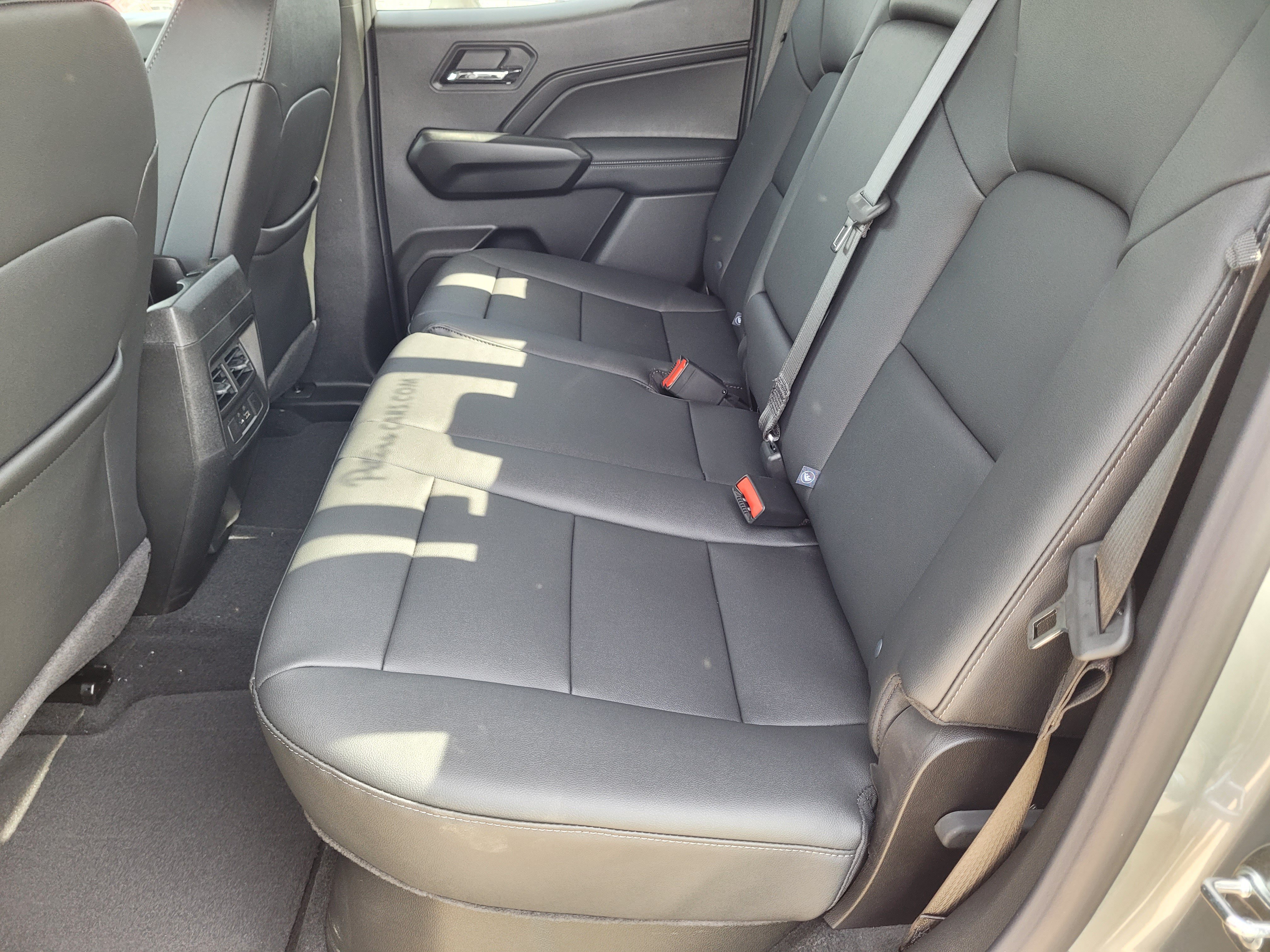 New 2026 Chevrolet Colorado LT w/ LT Convenience Package AWD/4WD image 12