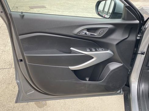 New 2026 Chevrolet Trax LS w/ LS Convenience Package image 19