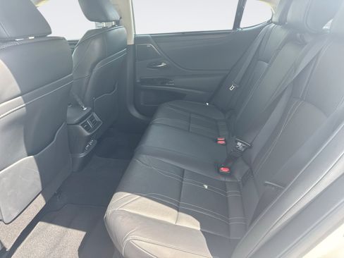 Used 2024 Lexus ES 300h Ultra Luxury w/ Accessory Package (Z2) FWD image 15