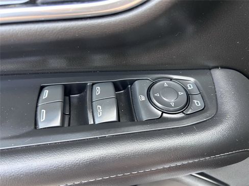 Used 2021 Chevrolet Suburban LS image 34