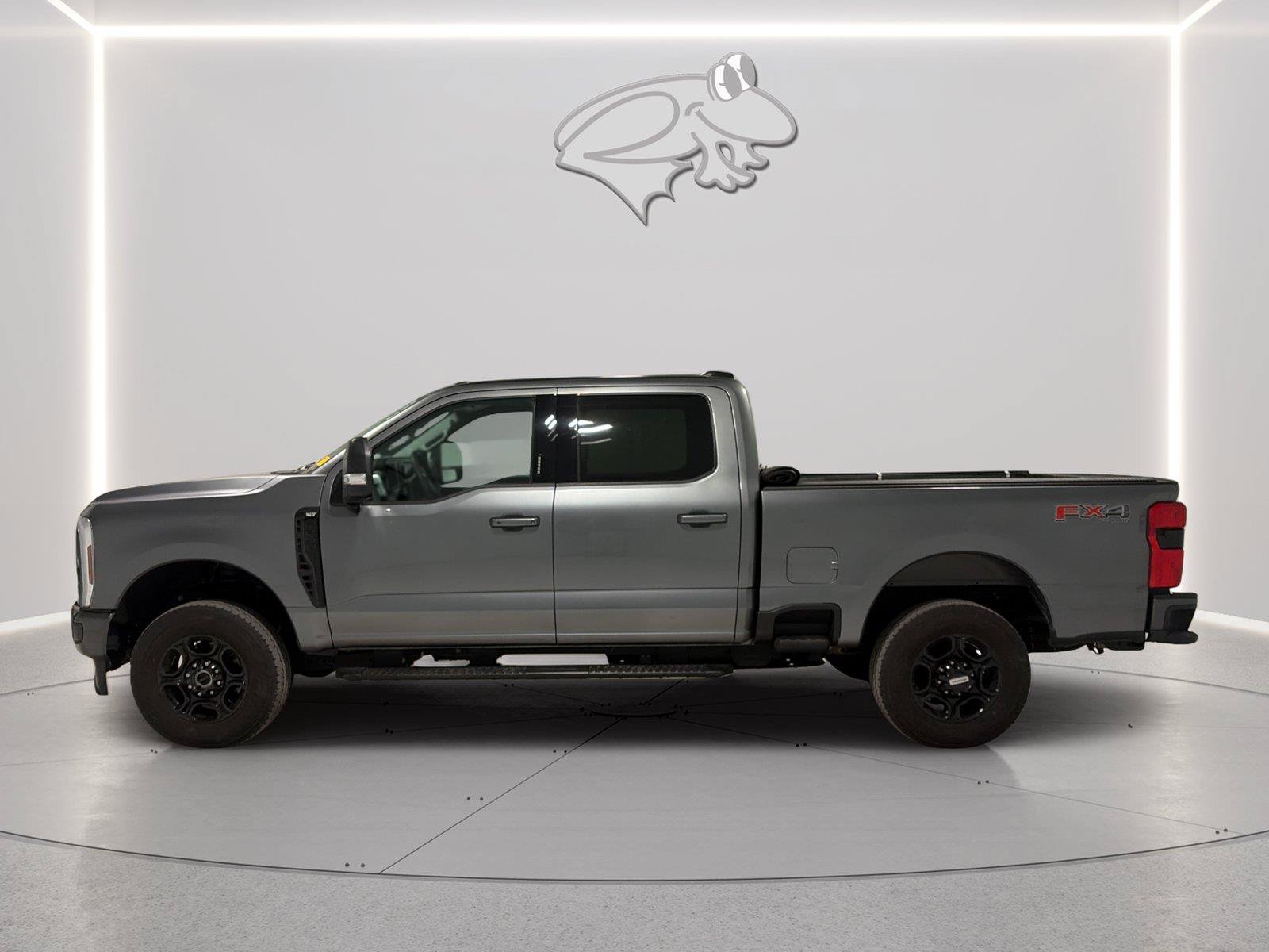 Used 2024 Ford F250 XLT w/ XLT Premium Package AWD/4WD image 2