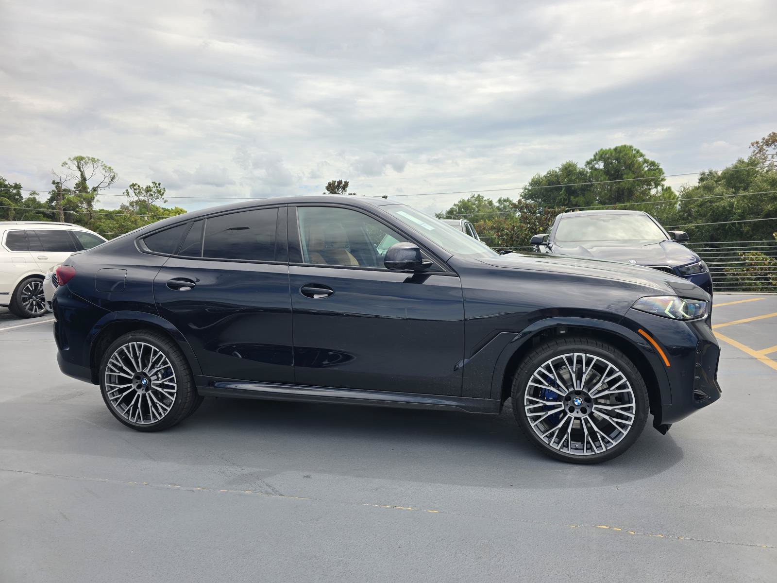 New 2027 BMW X6 xDrive40i w/ Climate Comfort Package AWD/4WD image 28