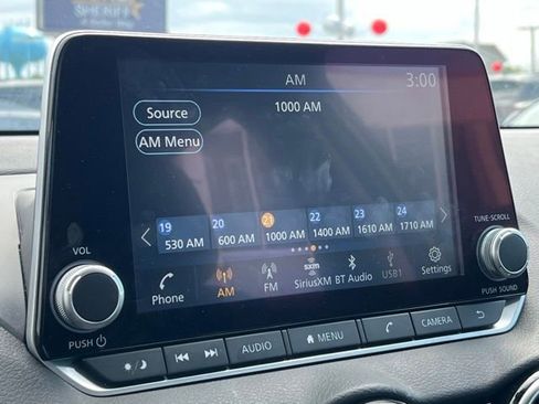 Used 2025 Nissan Sentra SV FWD image 22