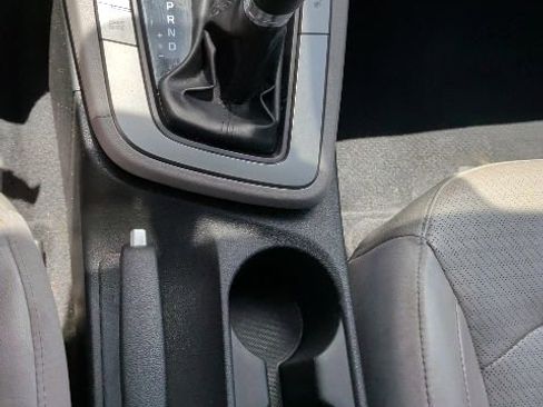 Used 2020 Hyundai Elantra Limited FWD image 22