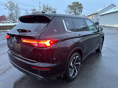 Used 2022 Mitsubishi Outlander ES image 11