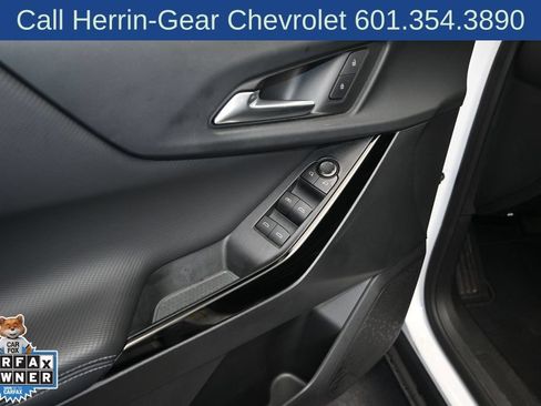 Used 2025 Chevrolet Equinox LT w/ Safety and Technology Package FWD image 11