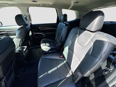 Certified 2024 Kia Telluride S w/ S Sunroof Package image 28