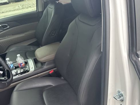 Used 2026 Kia Carnival EX FWD image 7
