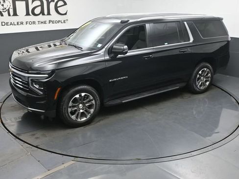 Used 2025 Chevrolet Suburban LT w/ Comfort Package image 45