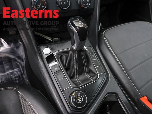 Used 2022 Volkswagen Taos SE AWD/4WD image 11