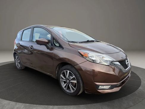 Used 2017 Nissan Versa Note SL Hatchback 4D image 3