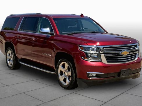 Used 2020 Chevrolet Suburban Premier AWD/4WD image 3