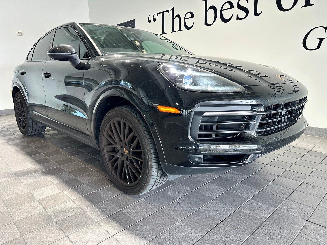 Used 2023 Porsche Cayenne Platinum Edition AWD/4WD image 1