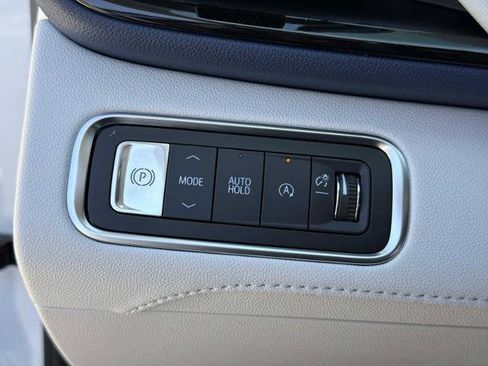 New 2026 Buick Enclave Avenir FWD image 17