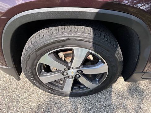 Used 2018 Chevrolet Traverse LT w/ LPO, Floor Liner Package AWD/4WD image 9