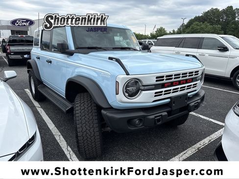 Used 2025 Ford Bronco Heritage Edition AWD/4WD image 1