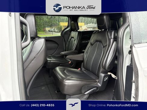 Used 2025 Chrysler Pacifica Select FWD image 19
