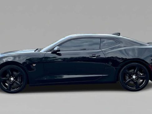 Used 2018 Chevrolet Camaro SS RWD image 5