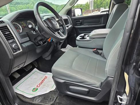 Used 2017 RAM 1500 Express AWD/4WD image 10