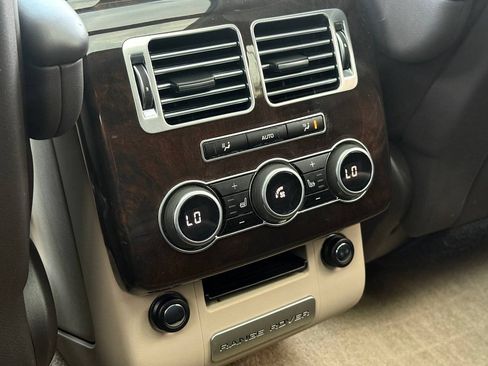 Used 2014 Land Rover Range Rover HSE AWD/4WD image 18