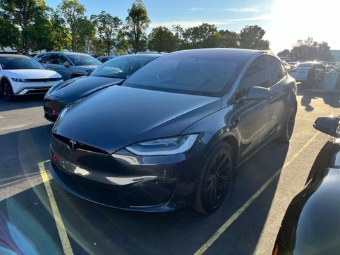 Used 2023 Tesla Model X Plaid image 1