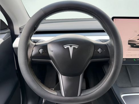 Used 2023 Tesla Model Y Long Range AWD/4WD image 40