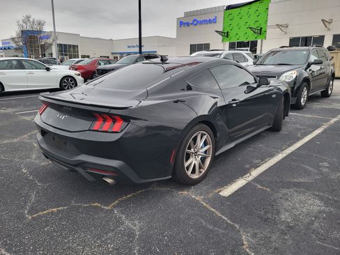 Used 2024 Ford Mustang GT Premium image 4