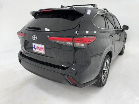 Used 2023 Toyota Highlander XLE FWD image 40