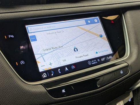 Certified 2023 Cadillac XT5 Premium Luxury w/ LPO, Floor Liner Package image 15