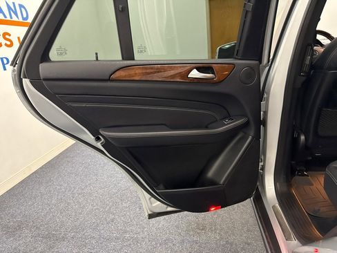 Used 2015 Mercedes-Benz ML 350 4MATIC image 11
