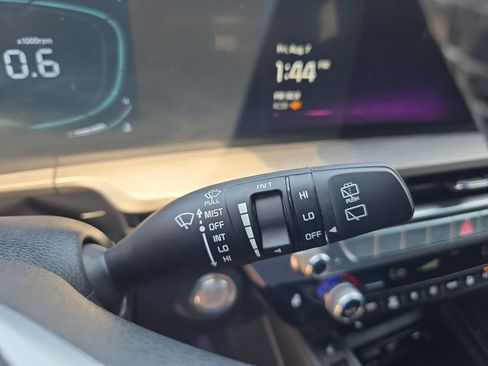 Used 2025 Kia Telluride AWD image 24
