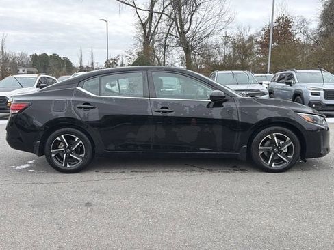 Used 2024 Nissan Sentra SV image 2