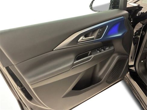 Used 2025 Chevrolet Equinox EV LT w/ Convenience Package image 13