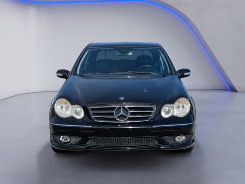 Used 2005 Mercedes-Benz C 230 Sedan image 3