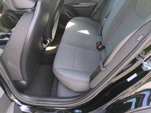 New 2025 Kia K4 FWD image 32