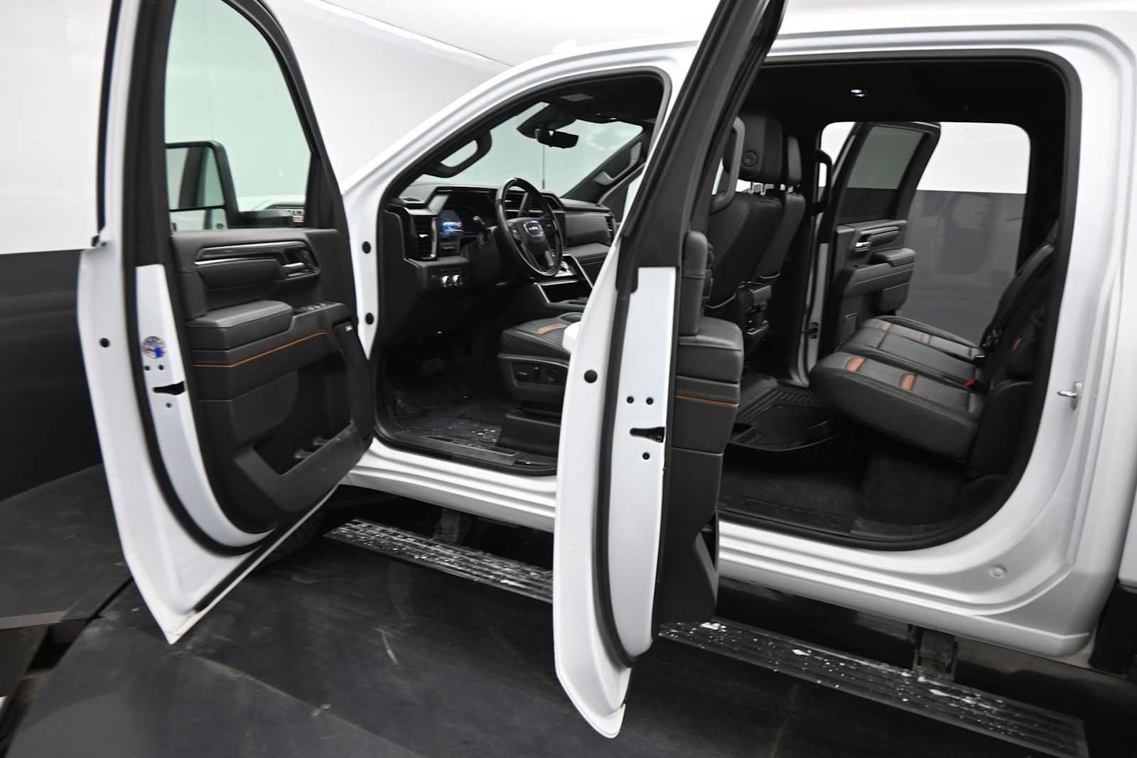 Used 2024 GMC Sierra 2500 AT4 w/ AT4 Premium Plus Package AWD/4WD image 68