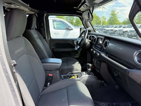 Used 2021 Jeep Wrangler Unlimited Sahara w/ Safety Group AWD/4WD image 15