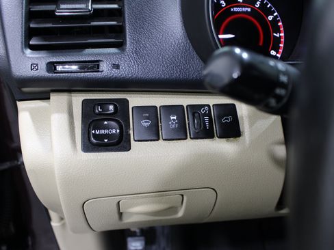 Used 2013 Toyota Highlander Limited FWD image 8
