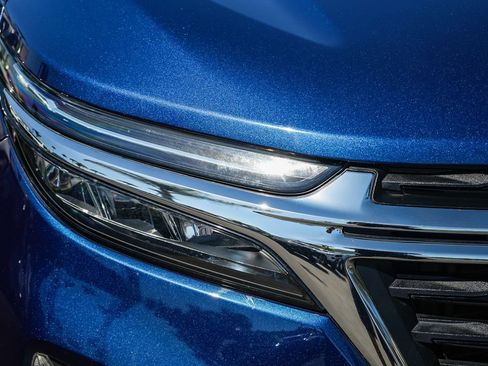 Used 2023 Chevrolet Equinox LT FWD image 11