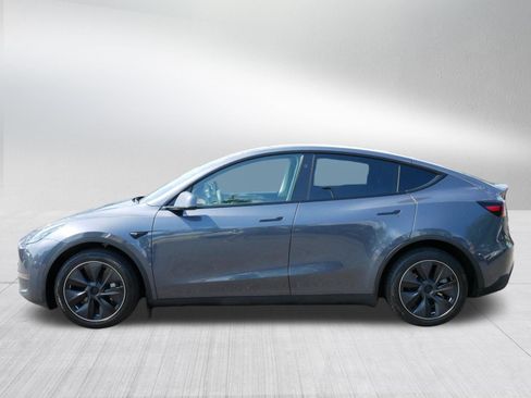 Used 2023 Tesla Model Y Long Range AWD/4WD image 4