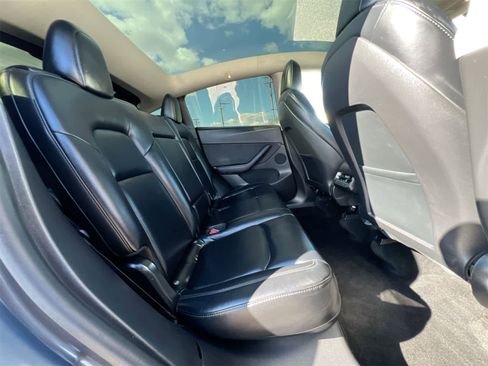 Used 2020 Tesla Model Y Long Range image 20