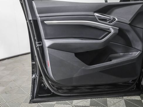 Used 2021 Audi e-tron Premium w/ Convenience Plus Package image 36