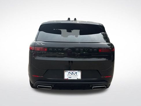 Used 2025 Land Rover Range Rover Sport SE AWD/4WD image 8