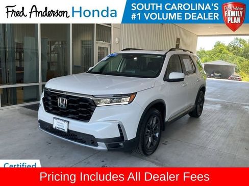 Certified 2025 Honda Pilot Touring image 1