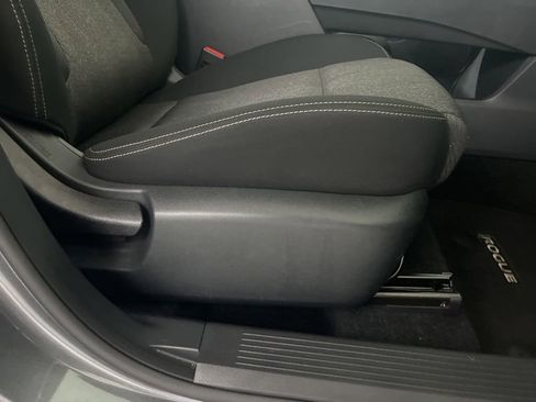 Used 2025 Nissan Rogue SV AWD/4WD image 57