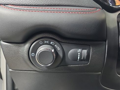 Used 2024 Dodge Durango GT image 28