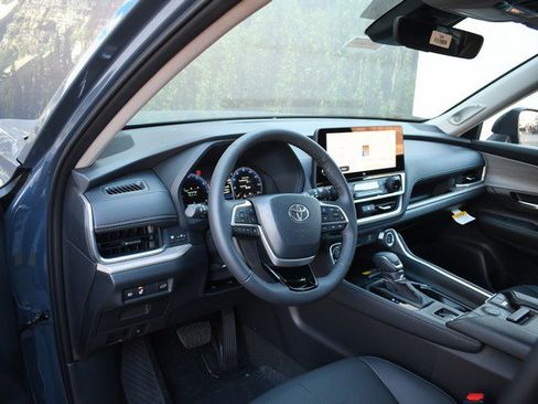 New 2026 Toyota Grand Highlander Limited image 6