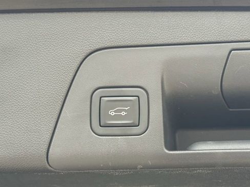 Used 2023 Buick Envision Essence w/ Sport Touring Package FWD image 34