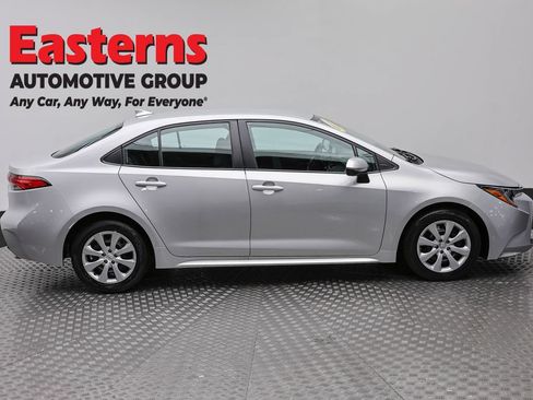 Used 2024 Toyota Corolla LE FWD image 4