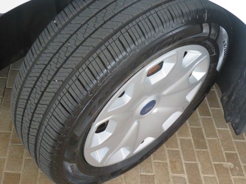 Used 2016 Ford Transit Connect XL image 11